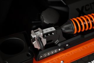 Xcite Z350 - Close-up Suspension Adjust